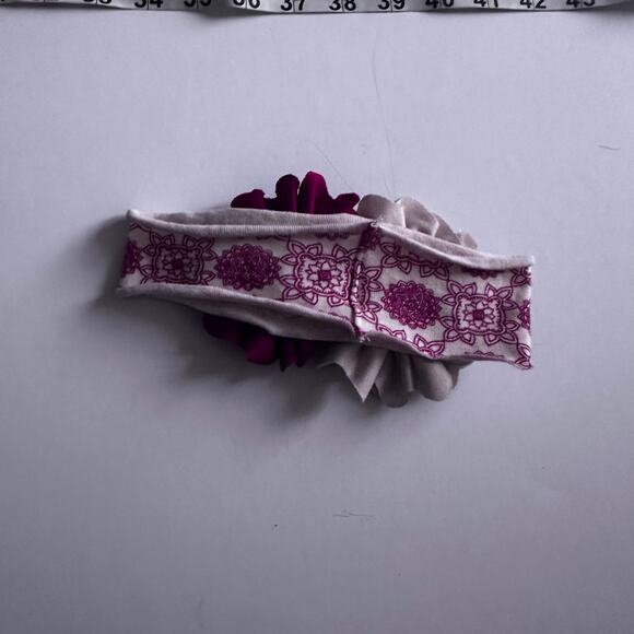 Giggle Moon Infant Headband with Floral Detail - Excellent! - Picture 2 of 5